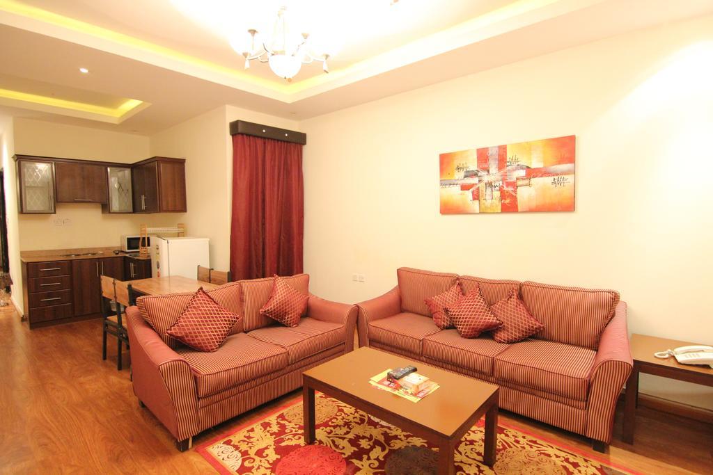 Towlan Hotel Suites 1 Riade Quarto foto