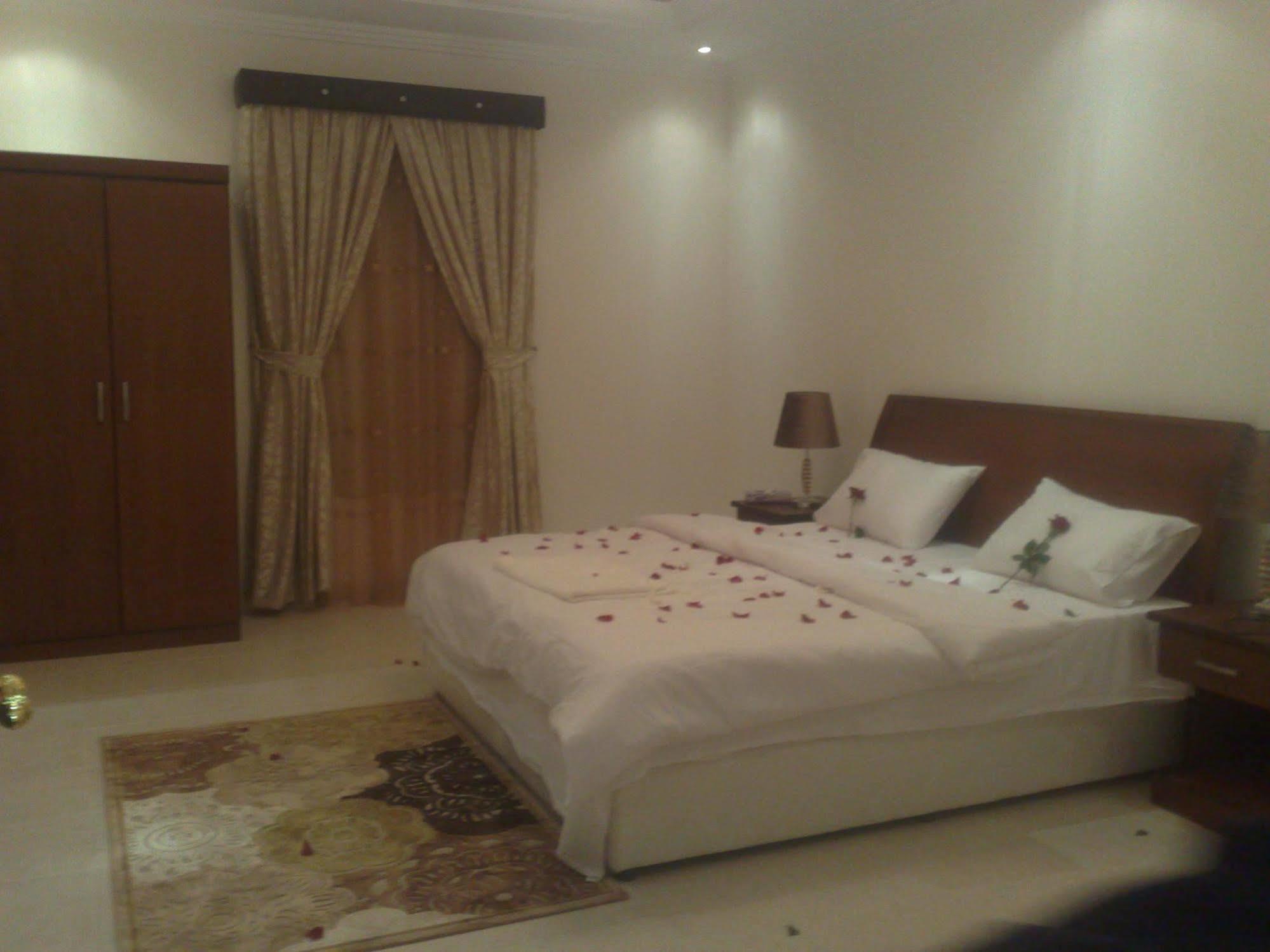Towlan Hotel Suites 1 Riade Exterior foto